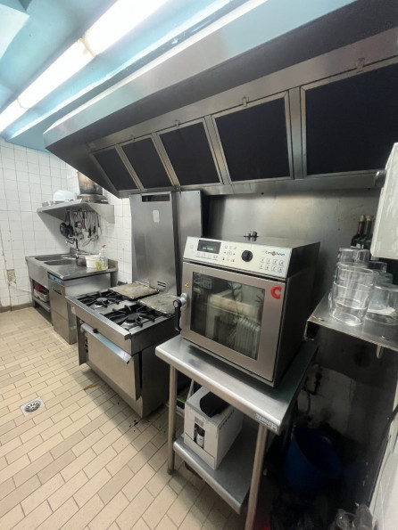 location Local commercial Paris 18eme Arrondissement - Photo 9