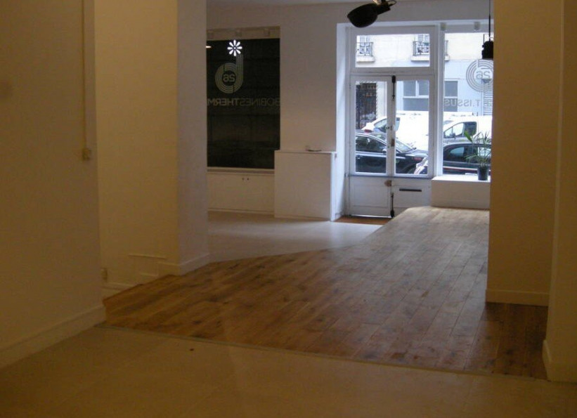 location Local commercial Paris 15eme Arrondissement - Photo 2