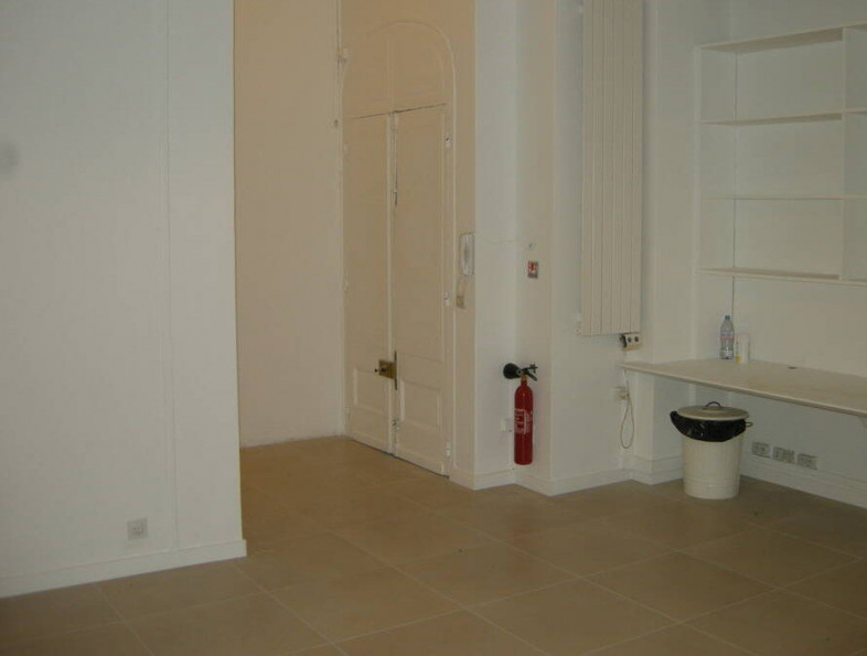 location Local commercial Paris 15eme Arrondissement - Photo 8