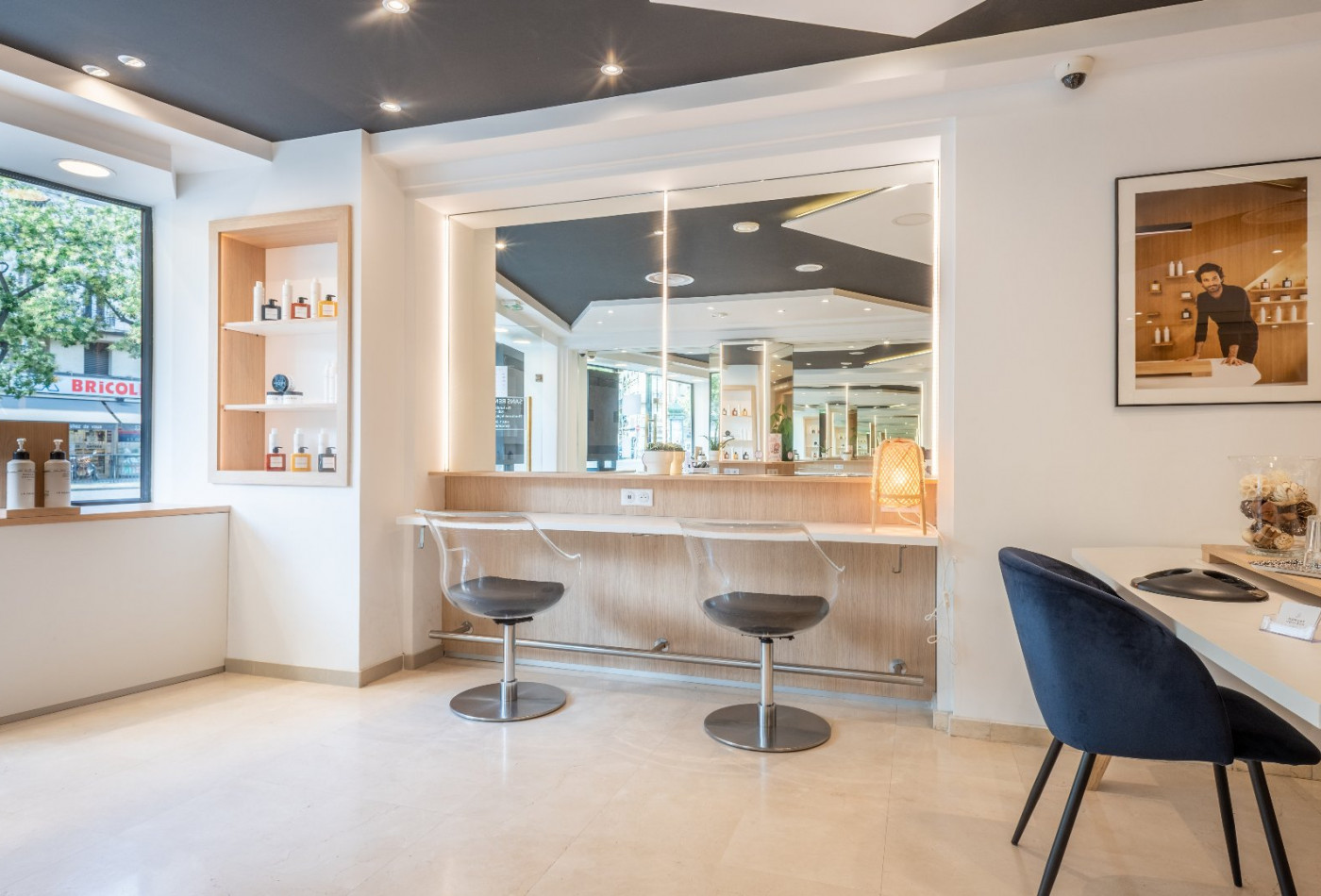 location Local commercial Paris 16eme Arrondissement - Photo 4