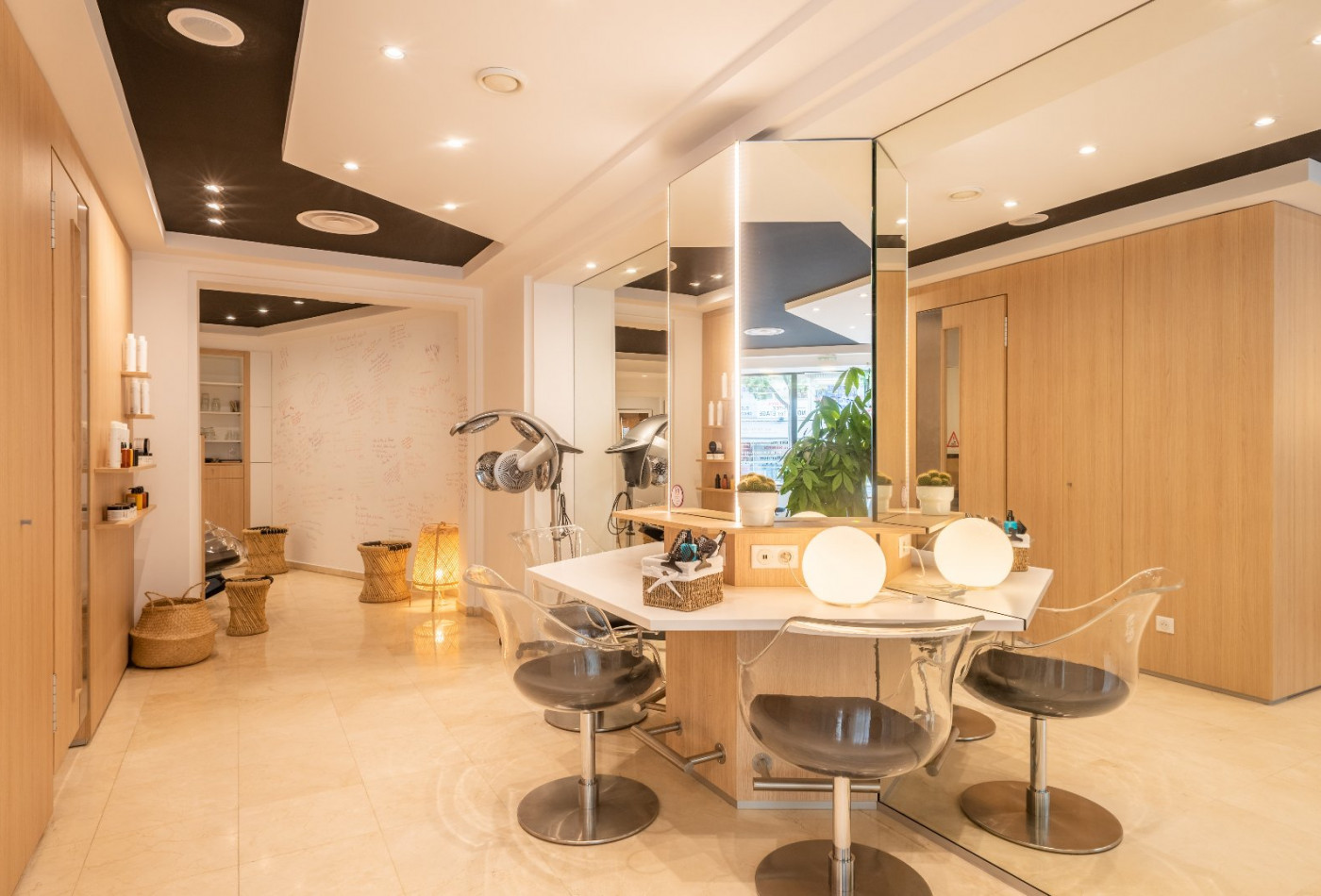 location Local commercial Paris 16eme Arrondissement - Photo 2