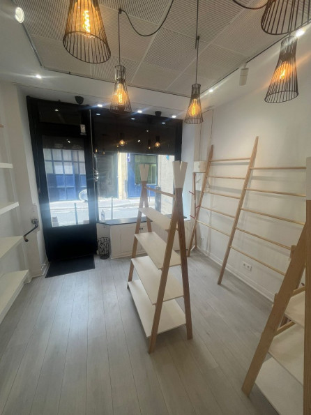 location Local commercial Paris 4eme Arrondissement - Photo 4