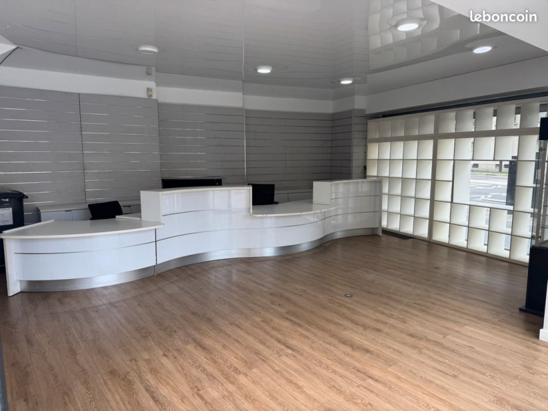 location Local commercial Paris 17eme Arrondissement - Photo 5