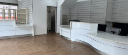 location Local commercial Paris 17eme Arrondissement