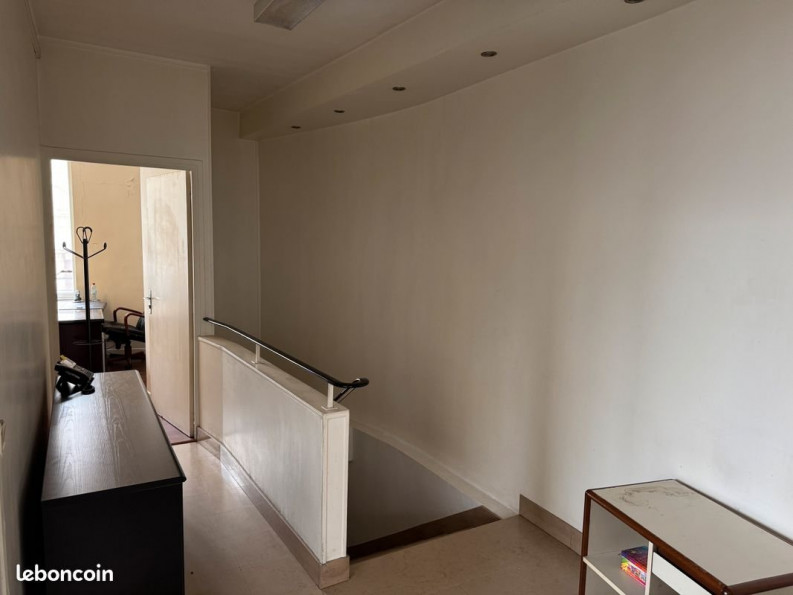 location Local commercial Paris 17eme Arrondissement - Photo 8