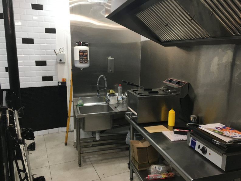 vente Pizzeria   snack   sandwicherie   saladerie   fast food Paris 6eme Arrondissement - Photo 2