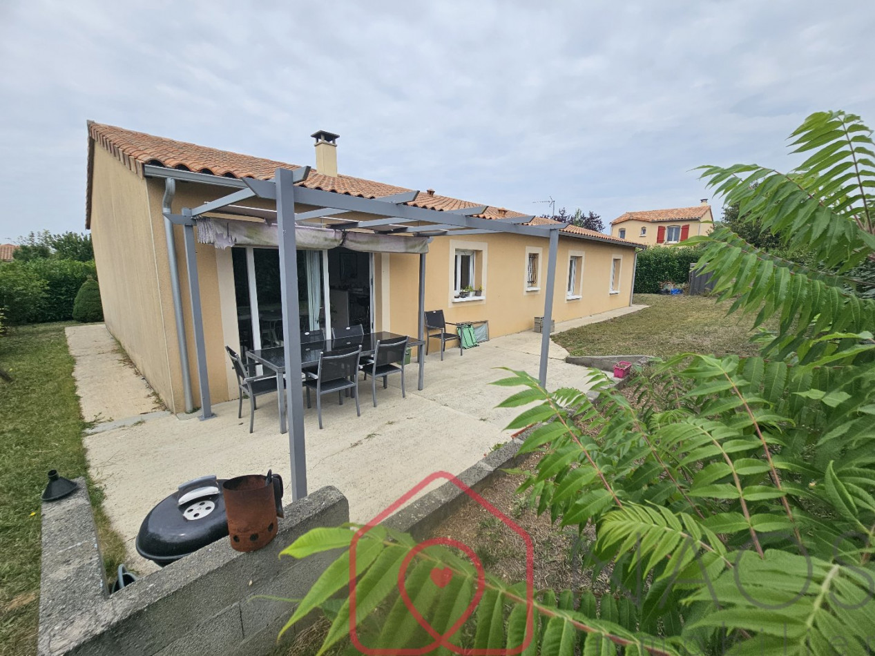 vente Maison Charrais - Photo 1