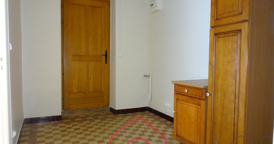 location Maison de village Dampierre En Crot
