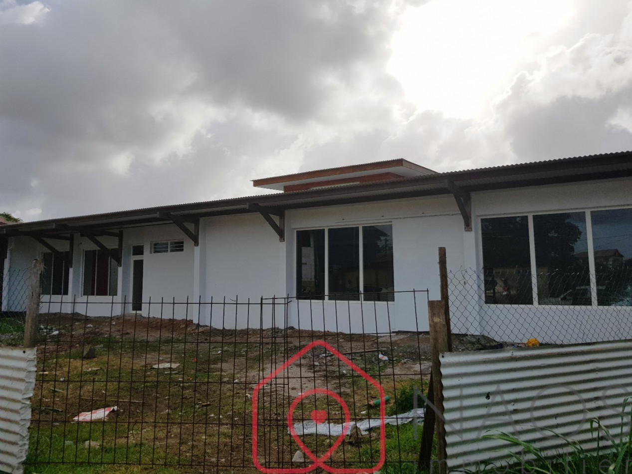 vente Local commercial Cayenne - Photo 2