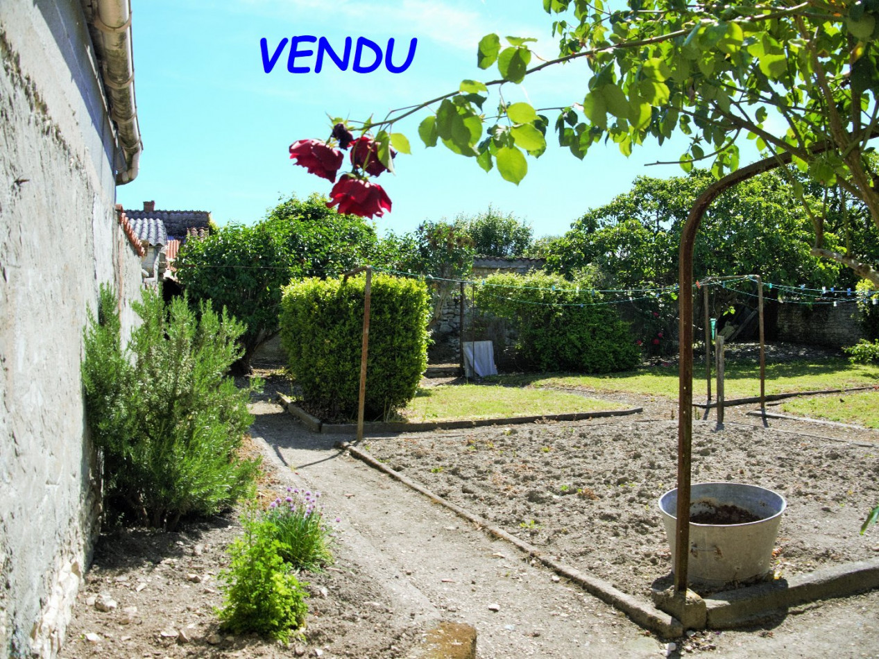 vente Maison Villeneuve La Comtesse - Photo 1