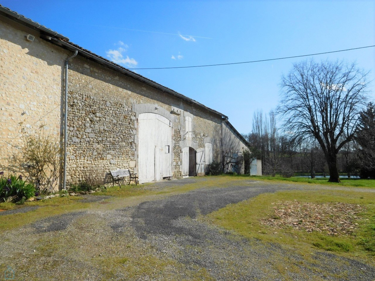 vente Propriété Bran - Photo 2