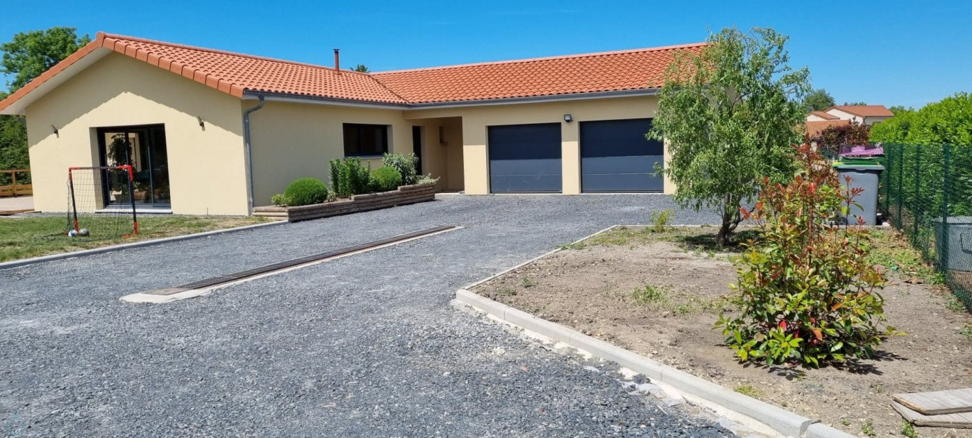 vente Maison individuelle Les Martres De Veyre - Photo 1