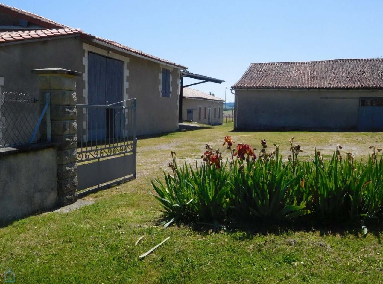 vente Ferme Montboyer - Photo 1