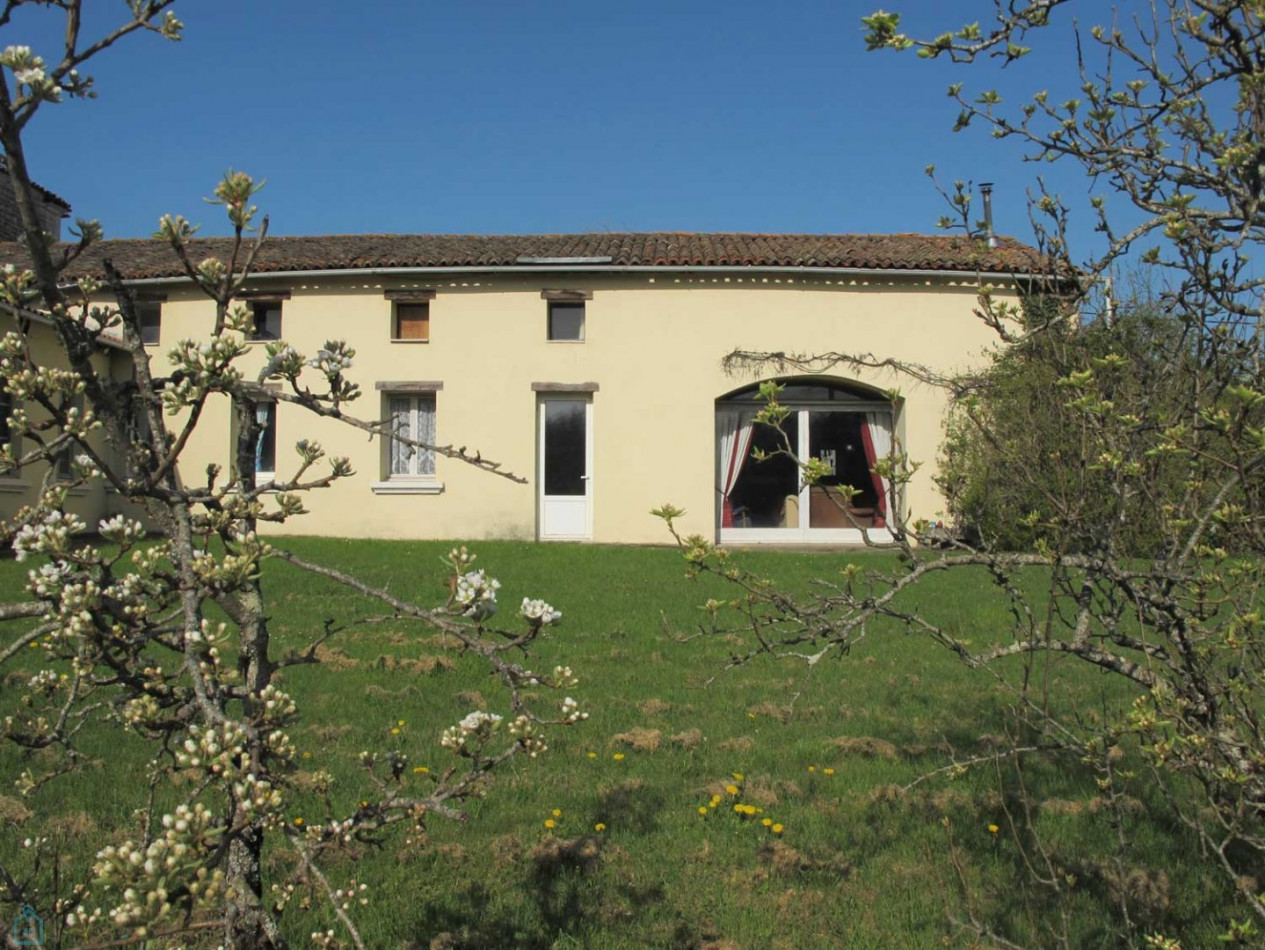vente Maison Rouillac - Photo 1