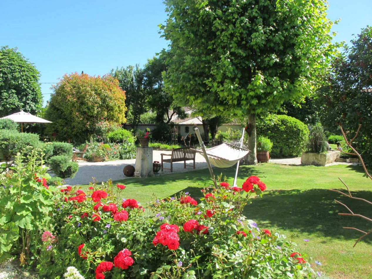 vente Propriété Saint Jean D'angely - Photo 2