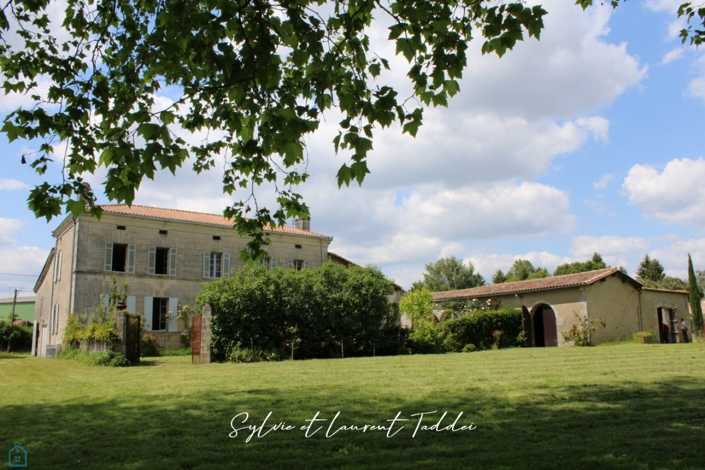 vente Maison de maître Montendre - Photo 1