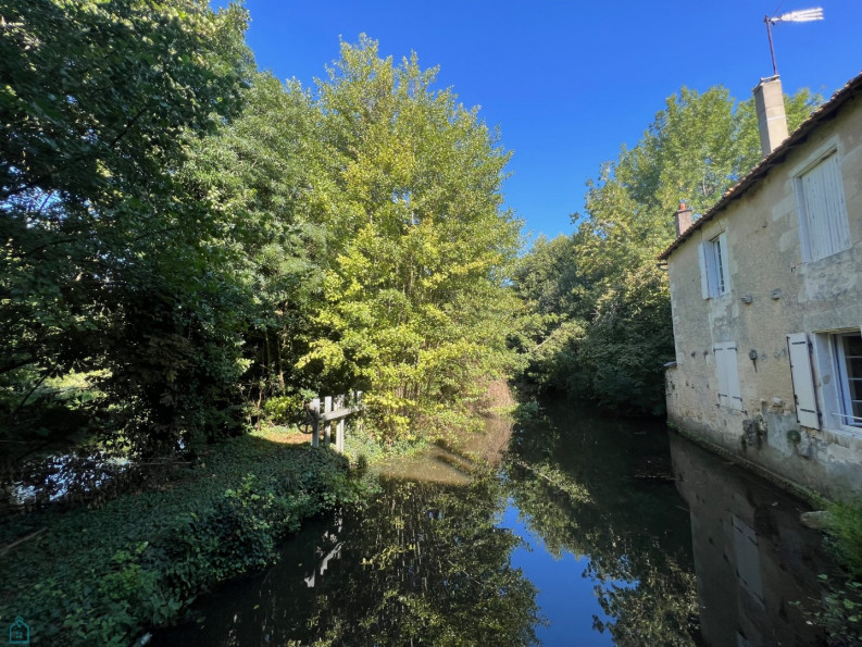 vente Propriété pied dans l'eau Saint Maixent L'ecole - Photo 3