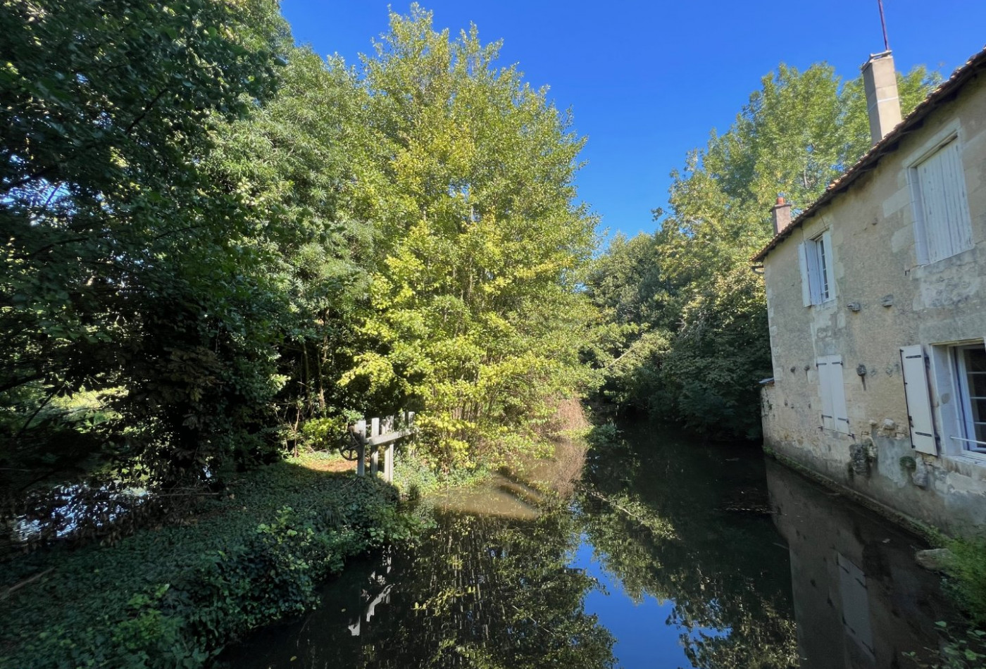 vente Propriété pied dans l'eau Saint Maixent L'ecole - Photo 3