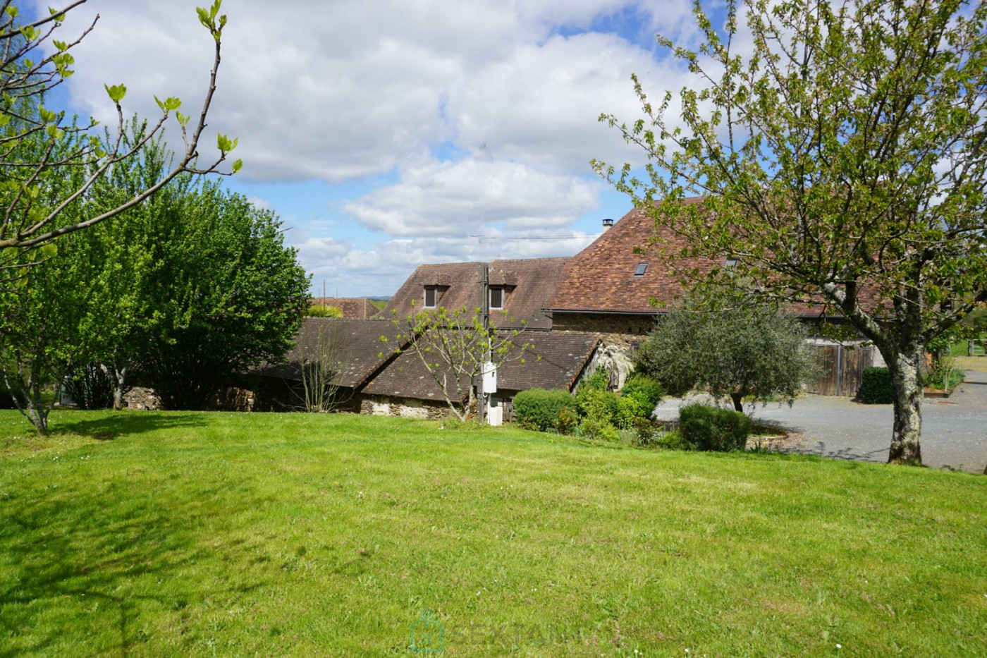 vente Domaine Sarrazac - Photo 1