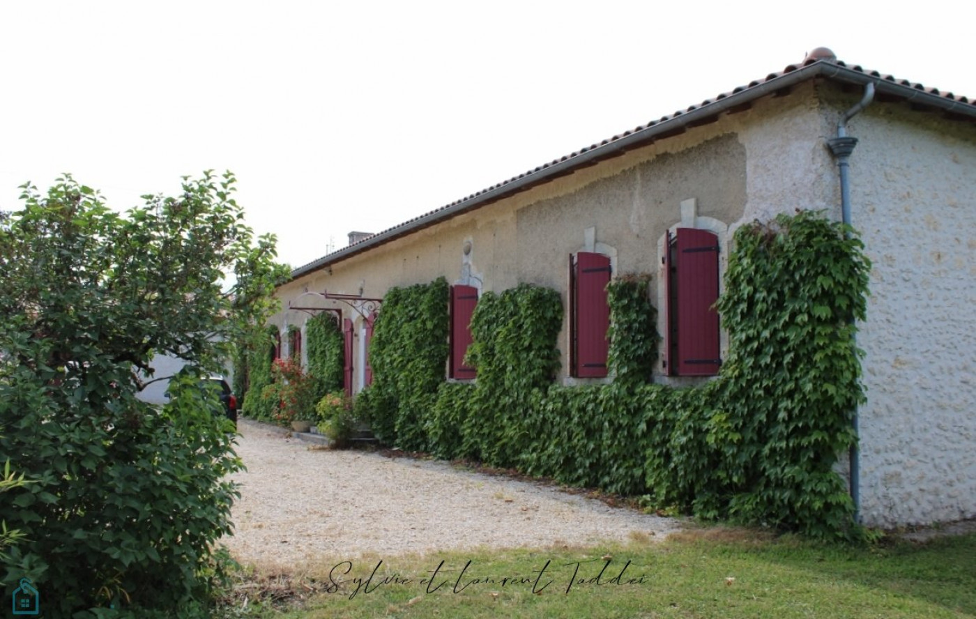 Vente Maison 202m² 6 Pièces à Barbezieux-Saint-Hilaire (16300) - Sextant Properties