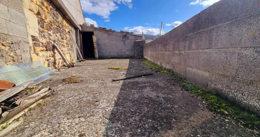 vente Grange Mirefleurs