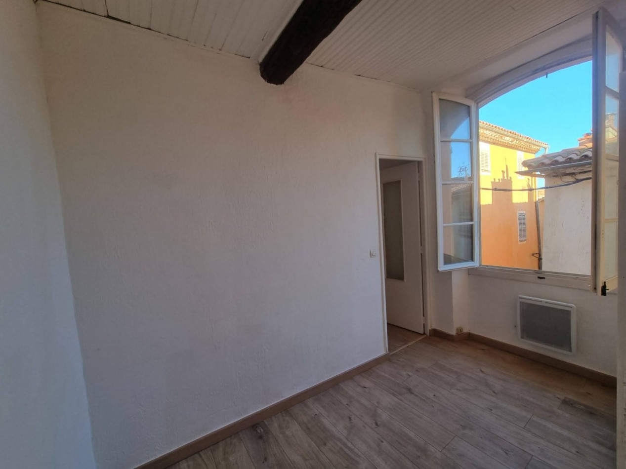 vente Appartement Hyeres - Photo 2