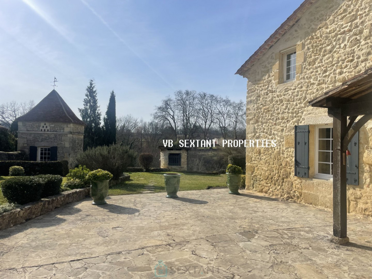 vente Maison et dépendances Sauveterre De Guyenne - Photo 1
