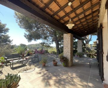 vente Saint Mitre Les Remparts