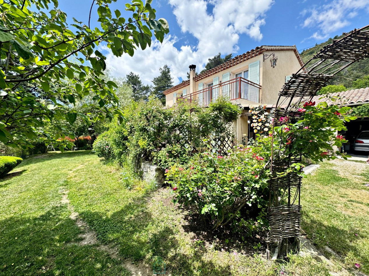 vente Maison et terrain La Martre - Photo 1
