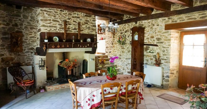 vente Corps de ferme Saint Jory De Chalais