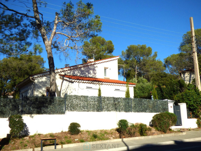 vente Maison et dépendances Boulouris - Photo 1