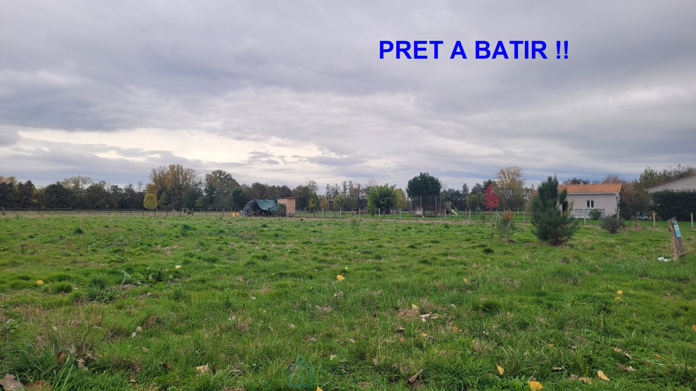 vente Terrain constructible Saint Pierre D'eyraud - Photo 1