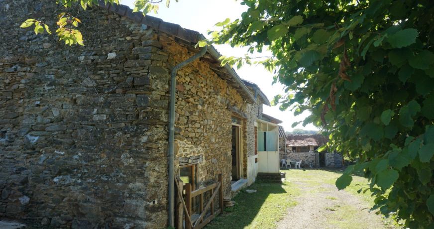 vente Corps de ferme Thiviers