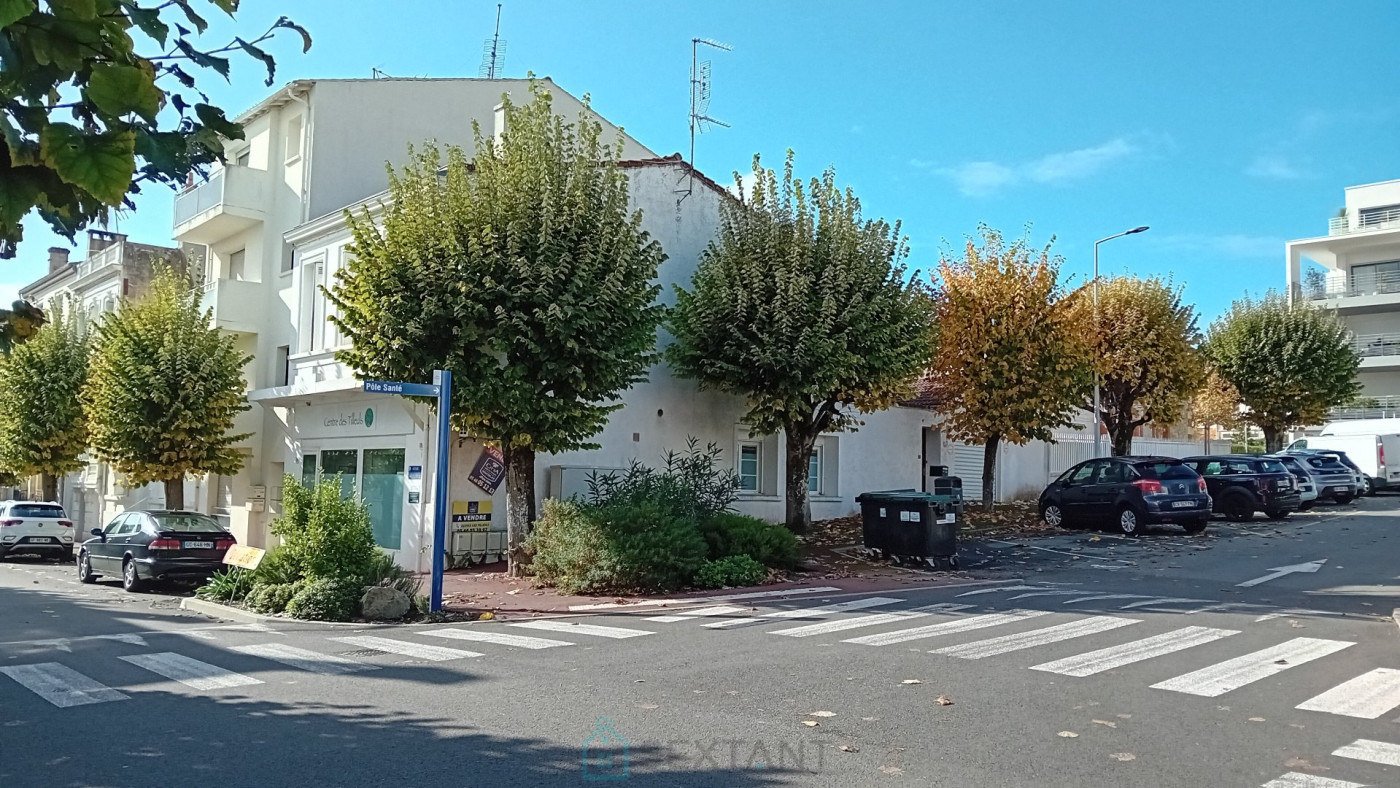 sale Immeuble mixte Royan - Photo 1