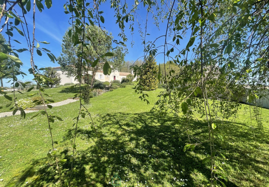 vente Villa Barbezieux Saint Hilaire - Photo 1