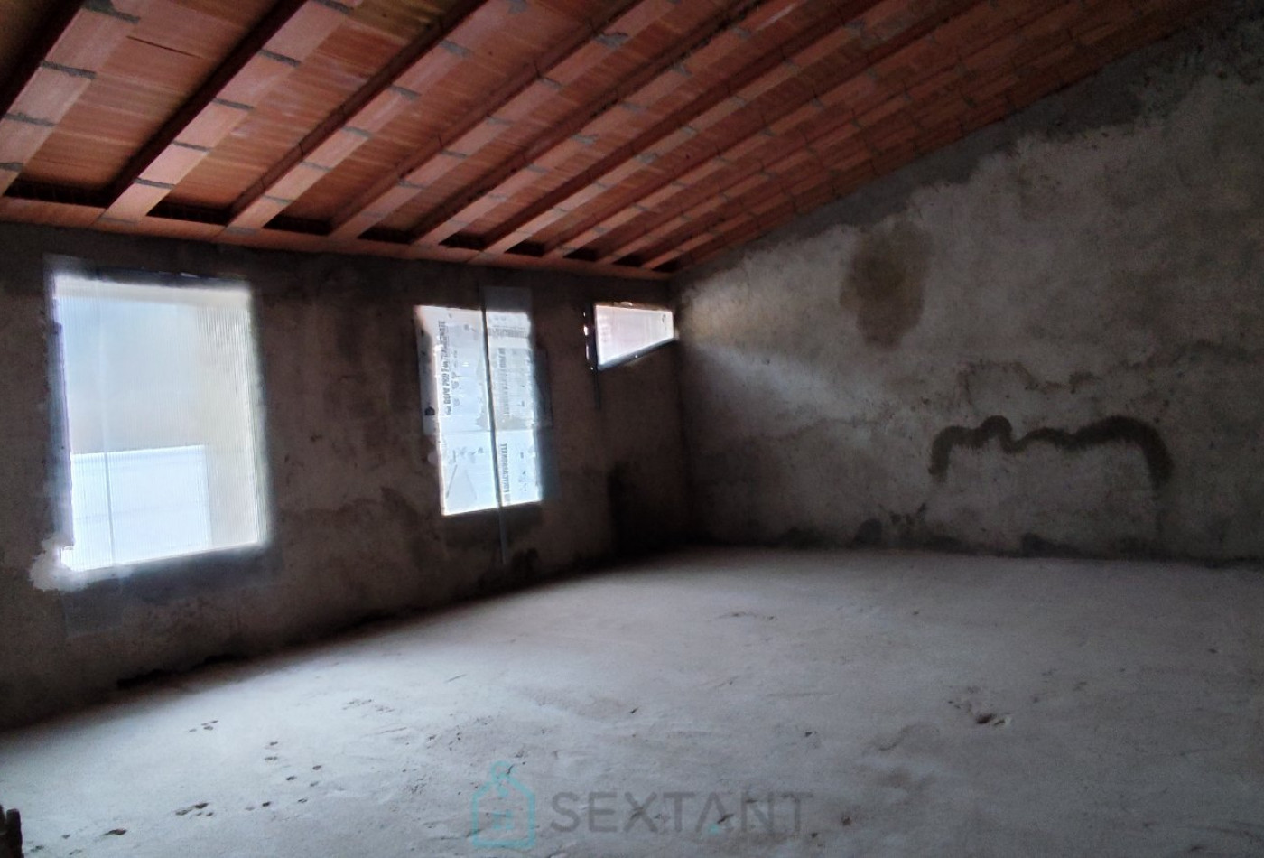 vente Grange Estoher - Photo 2