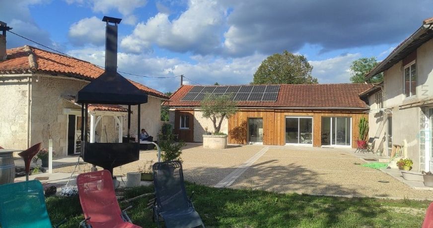 vente Corps de ferme Montrem