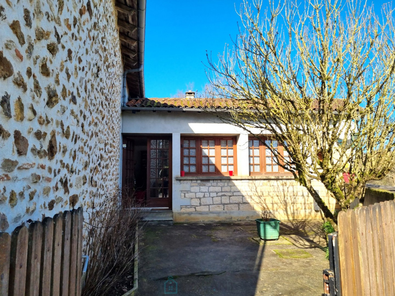sale Maison et dépendances Vitrac Saint Vincent - Photo 1