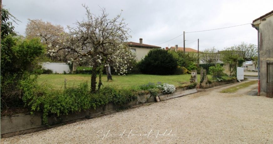 vente Maison en pierre Barbezieux Saint Hilaire