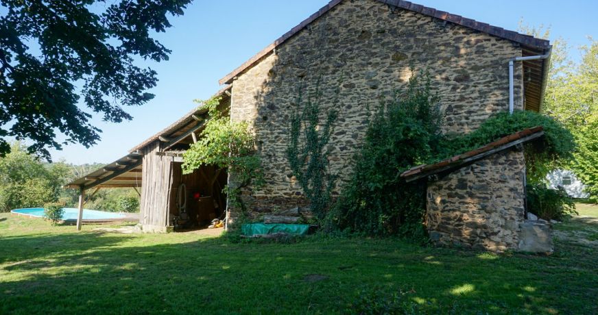 vente Corps de ferme Thiviers