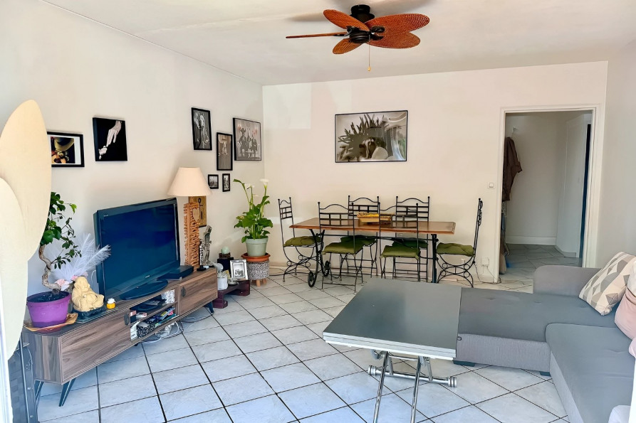 vente Appartement Saint Laurent Du Var - Photo 1