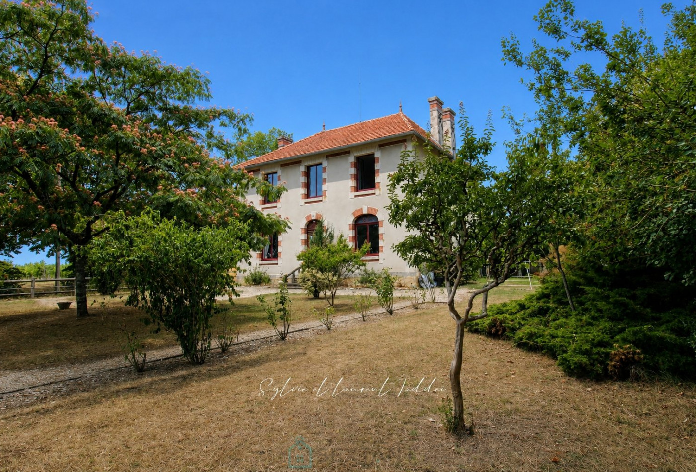 vente Maison bourgeoise Montguyon - Photo 1