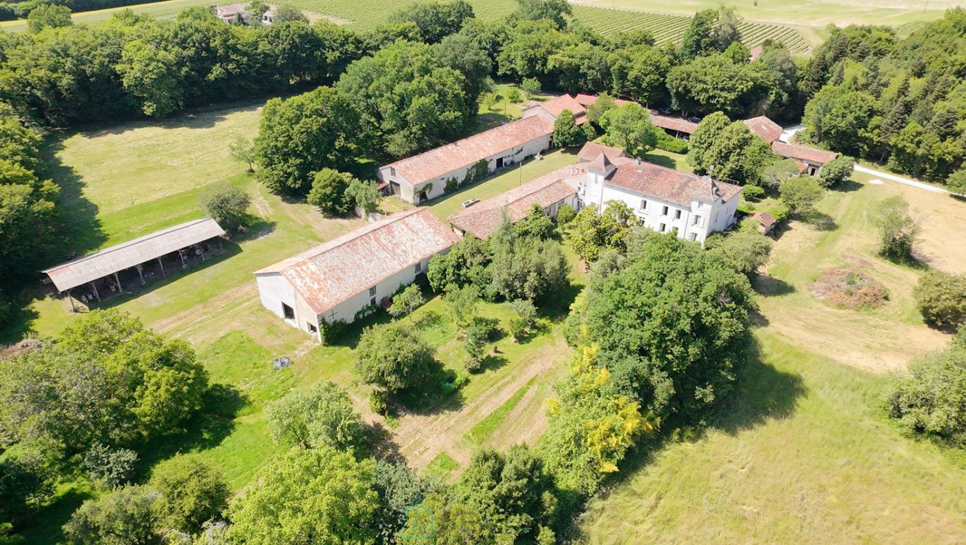 vente Domaine Barbezieux Saint Hilaire - Photo 1