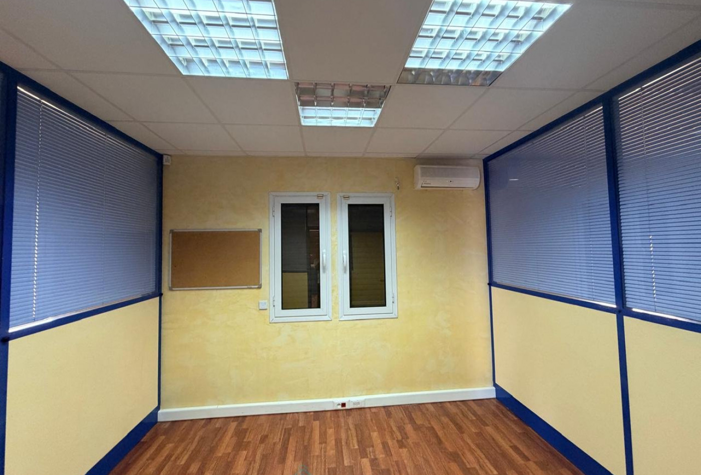 vente Bureau Baillif - Photo 6