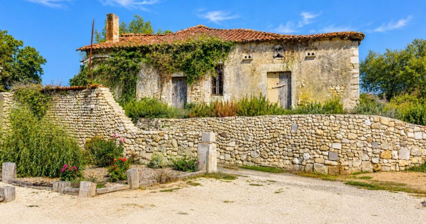 vente Corps de ferme Nonac