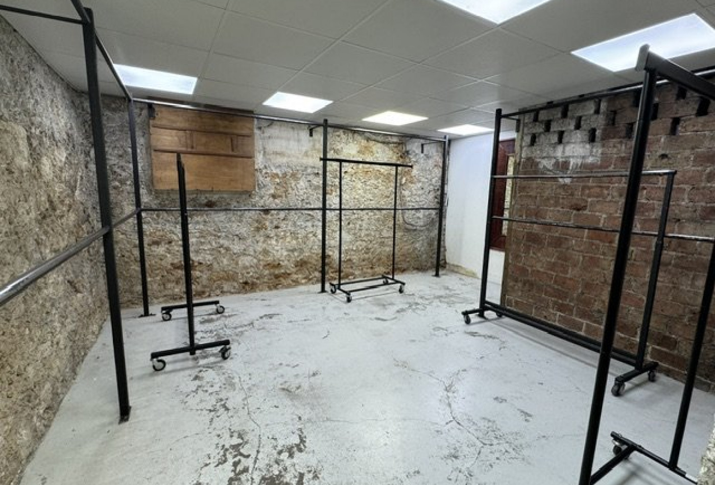 location Local commercial Paris 15eme Arrondissement - Photo 9