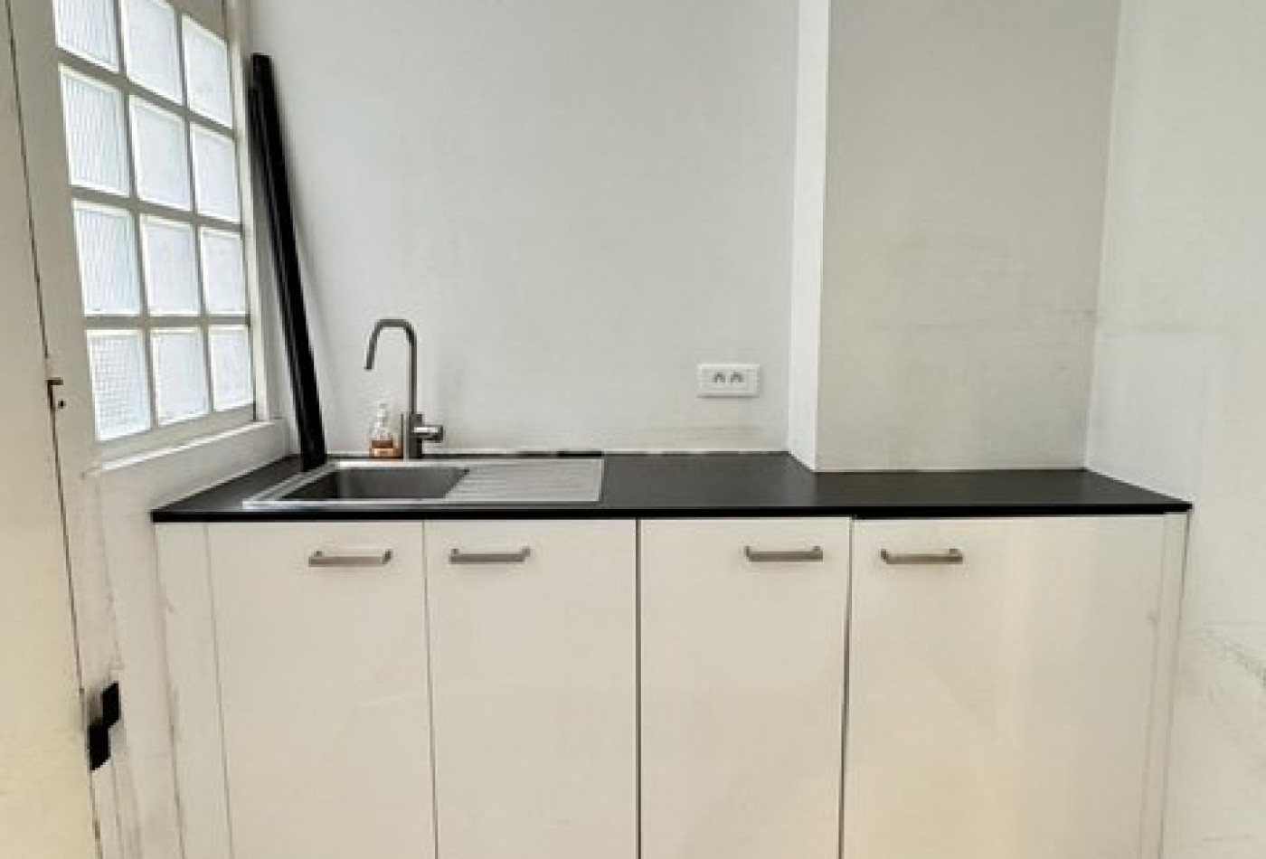 location Local commercial Paris 15eme Arrondissement - Photo 6
