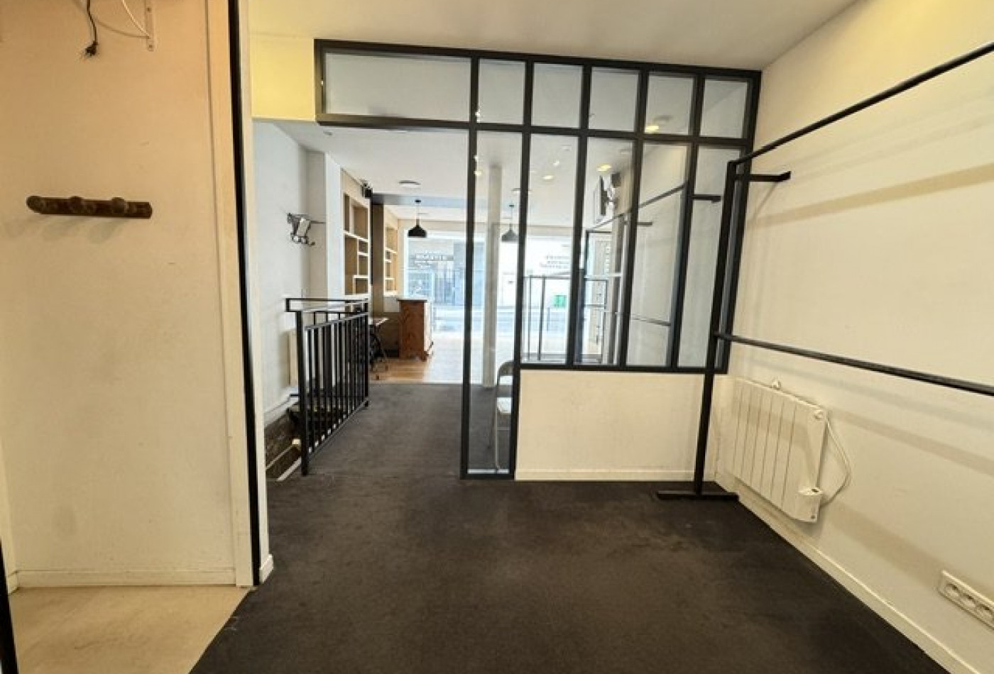 location Local commercial Paris 15eme Arrondissement - Photo 4