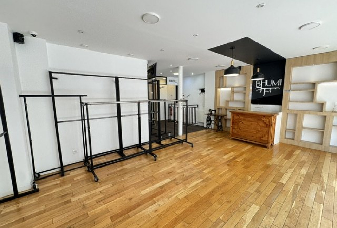 location Local commercial Paris 15eme Arrondissement - Photo 2