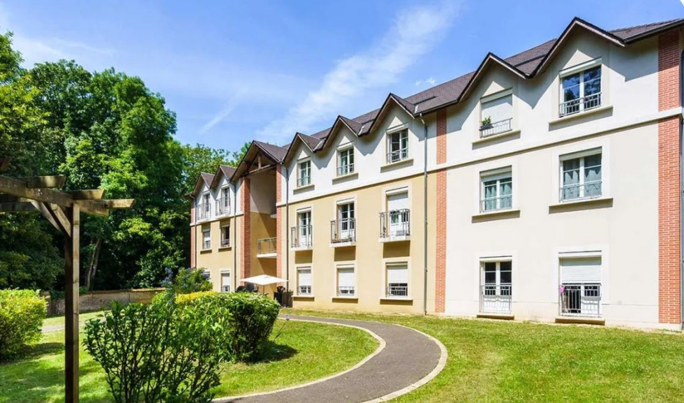 vente Résidence ehpad Pussay - Photo 1